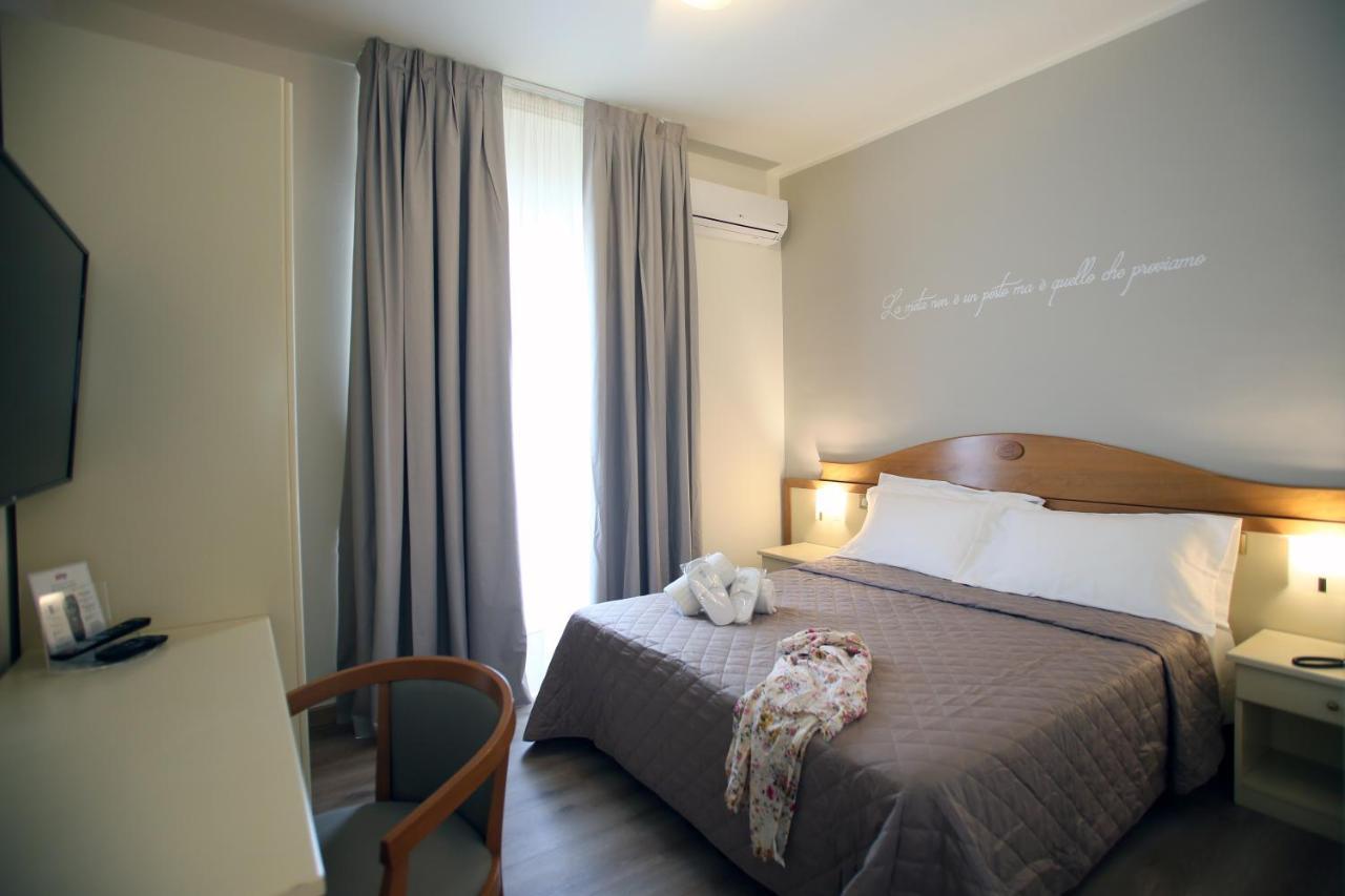 ויאסטה Hotel Le Ginestre Family & Wellness מראה חיצוני תמונה