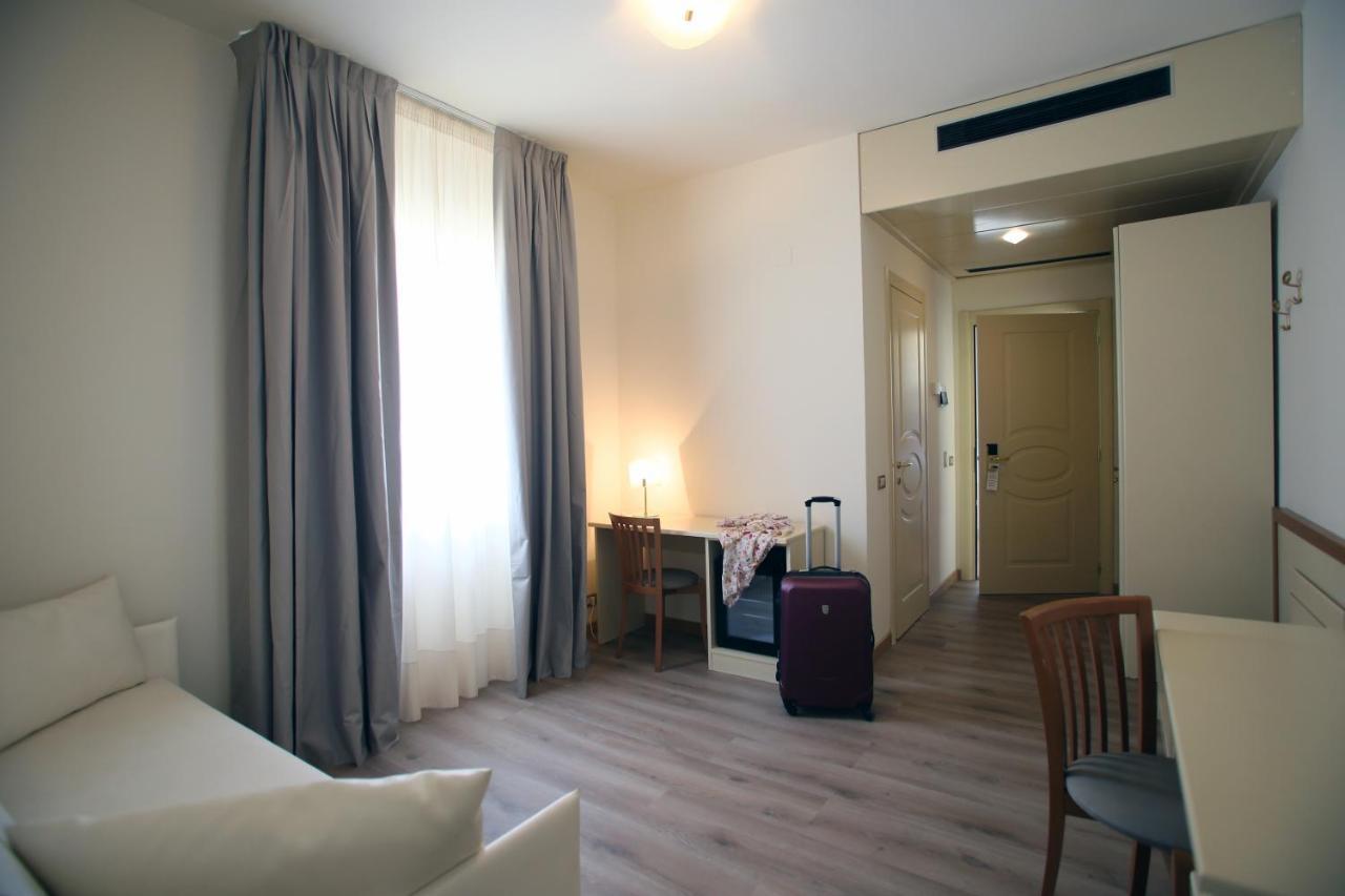 ויאסטה Hotel Le Ginestre Family & Wellness מראה חיצוני תמונה