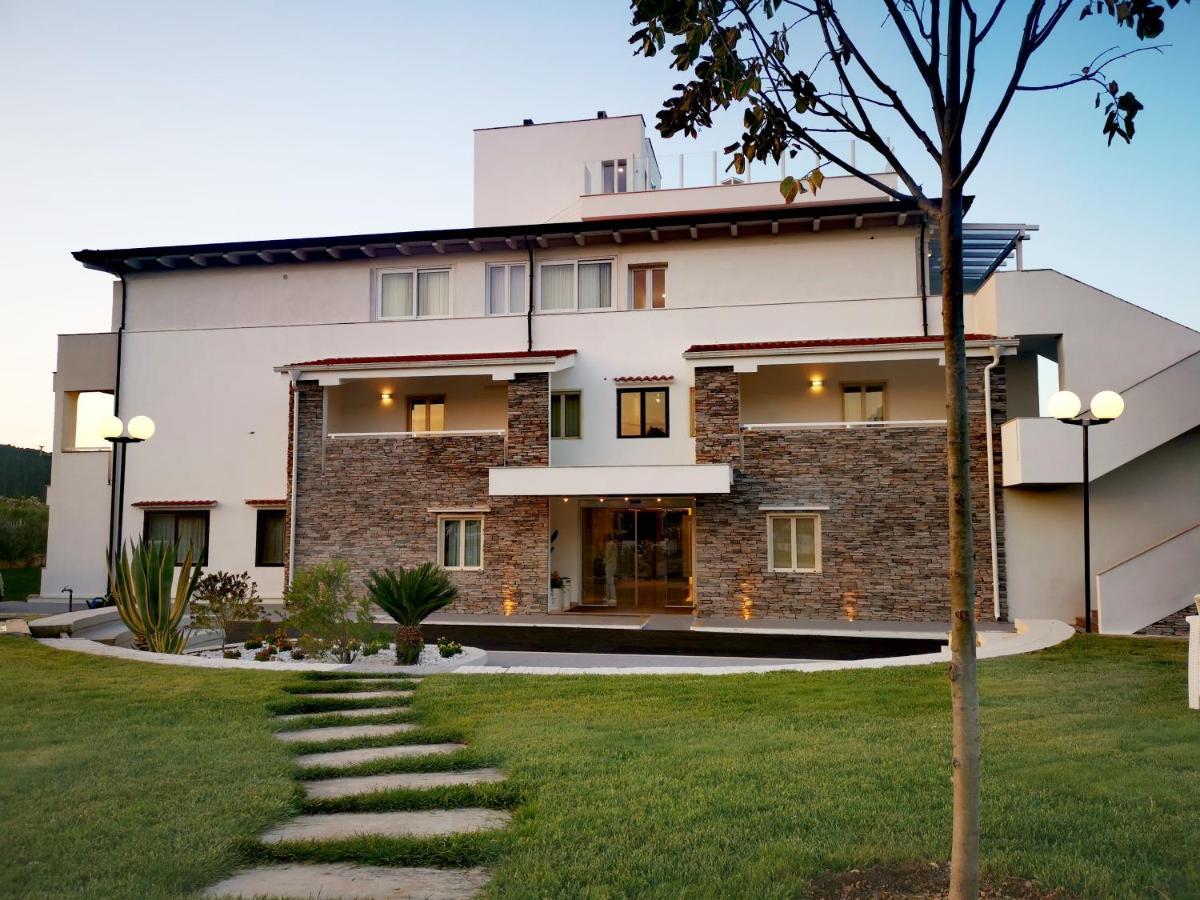 ויאסטה Hotel Le Ginestre Family & Wellness מראה חיצוני תמונה