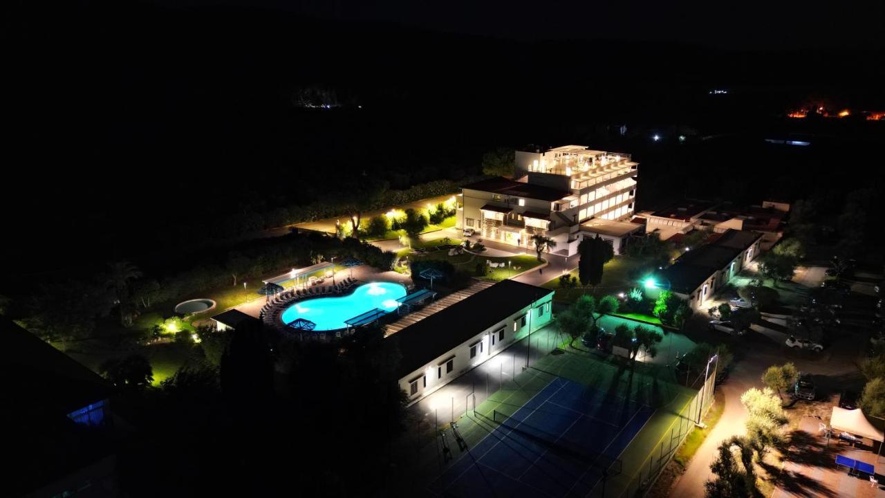 ויאסטה Hotel Le Ginestre Family & Wellness מראה חיצוני תמונה