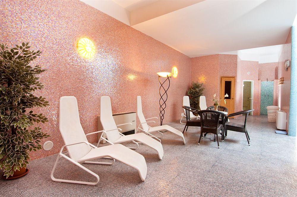 ויאסטה Hotel Le Ginestre Family & Wellness מראה חיצוני תמונה