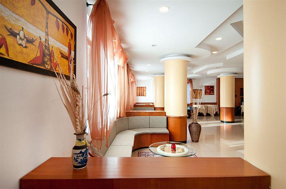 ויאסטה Hotel Le Ginestre Family & Wellness מראה חיצוני תמונה