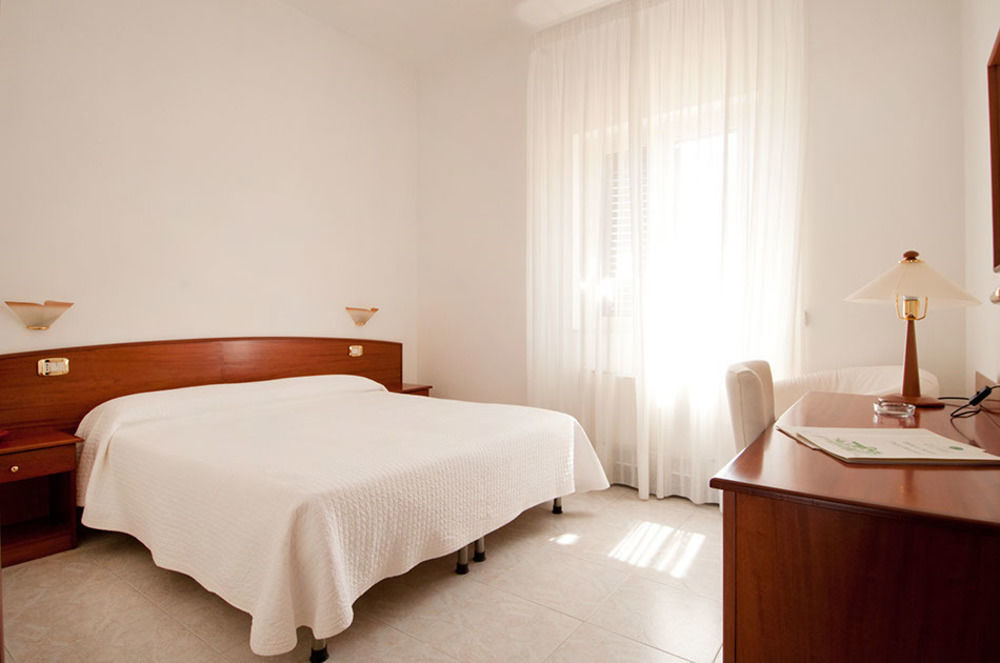 ויאסטה Hotel Le Ginestre Family & Wellness מראה חיצוני תמונה