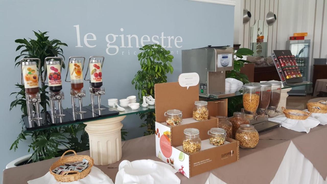 ויאסטה Hotel Le Ginestre Family & Wellness מראה חיצוני תמונה